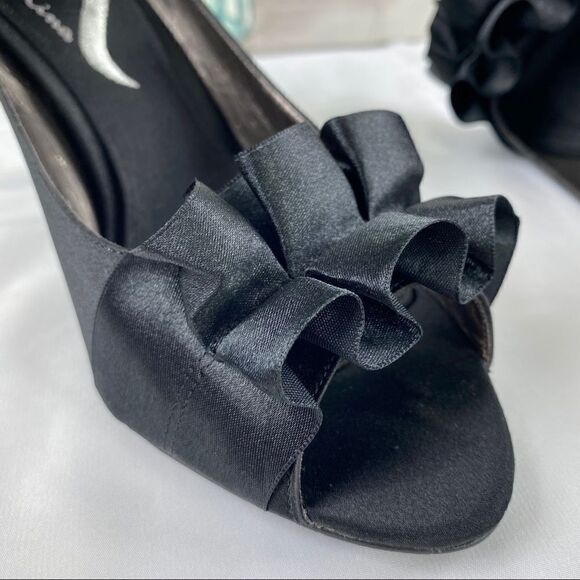 Nina Satin Ruffle Peep Toe Heels Black 8.5 - Picture 7 of 11